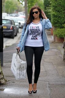 Imogen Thomas feet photo thumbnail