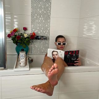 Imogen Thomas feet photo thumbnail