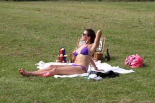 Imogen Thomas feet photo thumbnail