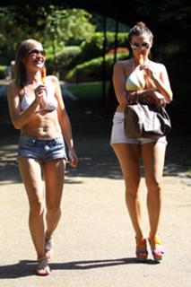 Imogen Thomas feet photo thumbnail