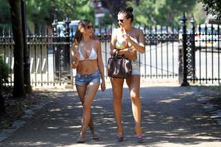 Imogen Thomas feet photo thumbnail