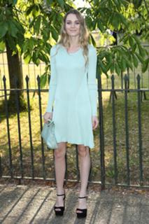 Imogen Waterhouse feet photo 3