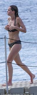 Imogen Waterhouse feet photo 16
