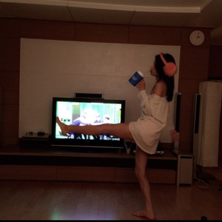 In-hye Oh feet photo 13