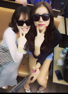In-hye Oh feet photo 3