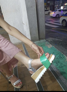 In-hye Oh feet photo 5