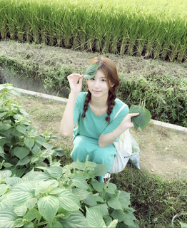 In-hye Oh feet photo 3