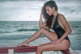 Inanna Sarkis feet photo thumbnail