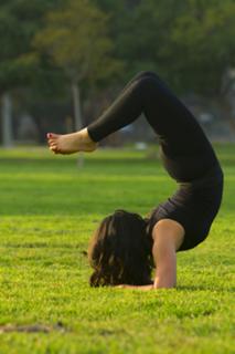 Inanna Sarkis feet photo thumbnail