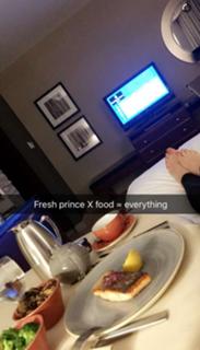 Inanna Sarkis feet photo thumbnail