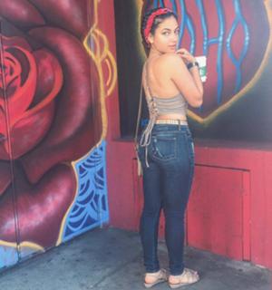 Inanna Sarkis feet photo thumbnail