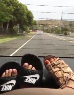 Inanna Sarkis feet photo thumbnail