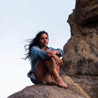 Inanna Sarkis feet photo thumbnail