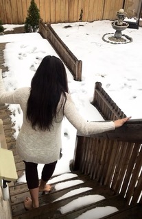 Inanna Sarkis feet photo thumbnail