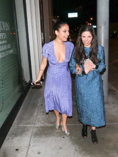 Inanna Sarkis feet photo thumbnail