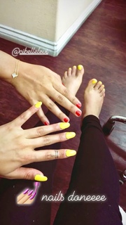 Inanna Sarkis feet photo thumbnail