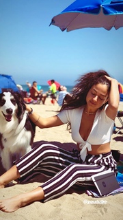 Inanna Sarkis feet photo thumbnail