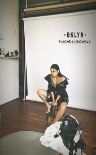 Inanna Sarkis feet photo thumbnail