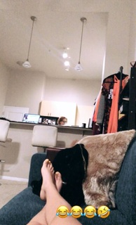 Inanna Sarkis feet photo thumbnail