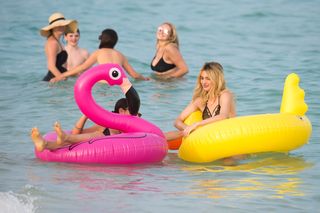 Inanna Sarkis feet photo thumbnail