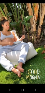 Inanna Sarkis feet photo thumbnail
