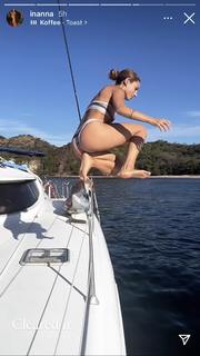 Inanna Sarkis feet photo thumbnail