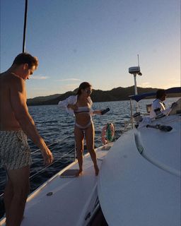 Inanna Sarkis feet photo thumbnail