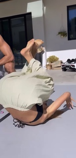 Inanna Sarkis feet photo thumbnail