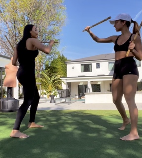 Inanna Sarkis feet photo thumbnail