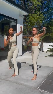 Inanna Sarkis feet photo thumbnail