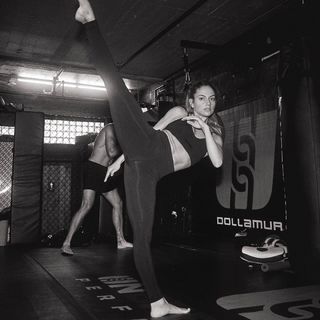 Inanna Sarkis feet photo thumbnail