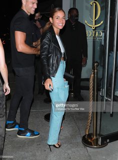 Inanna Sarkis feet photo thumbnail