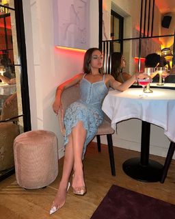 Inanna Sarkis feet photo thumbnail