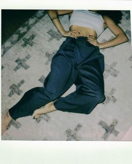 Inanna Sarkis feet photo thumbnail