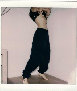 Inanna Sarkis feet photo thumbnail