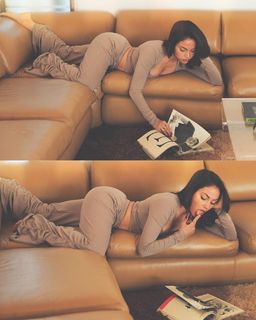 Inanna Sarkis feet photo thumbnail