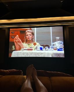 Inanna Sarkis feet photo thumbnail