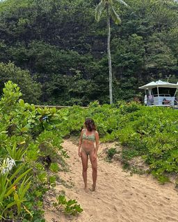 Inanna Sarkis feet photo thumbnail