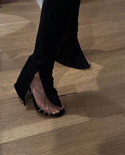 Inanna Sarkis feet photo thumbnail