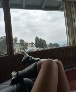 Inanna Sarkis feet photo thumbnail