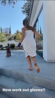 Inanna Sarkis feet photo thumbnail