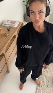 Inanna Sarkis feet photo thumbnail