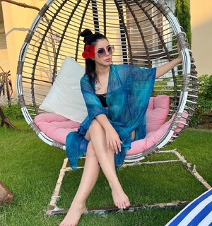Inas al-Najjar feet photo 3