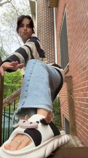 Inde Navarrette feet photo 3