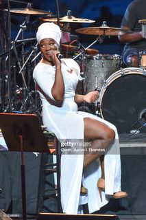 India Arie feet photo 1