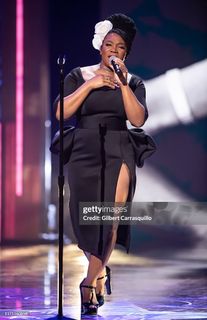 India Arie feet photo 19