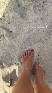 India Reynolds feet photo 2
