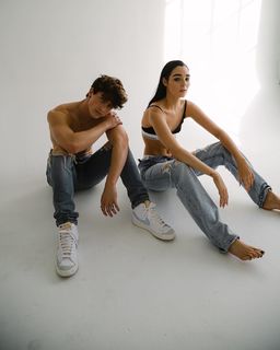 Indiana Massara feet photo thumbnail