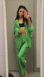 Indiana Massara feet photo thumbnail