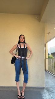 Indiana Massara feet photo thumbnail